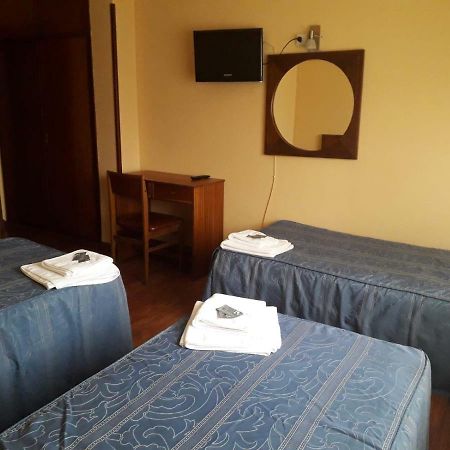Hostal Ezequiel Los Arcos Extérieur photo