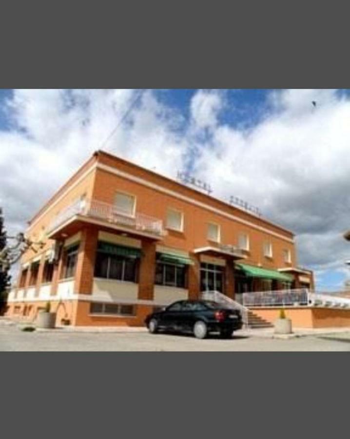Hostal Ezequiel Los Arcos Extérieur photo